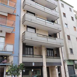 3 locali In Vendita a Bari