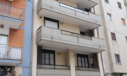 TRILOCALE MODERNO A DUE PASSI DAL POLICLINICO