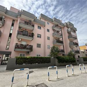 3+ bedroom apartment for Sale in Bari