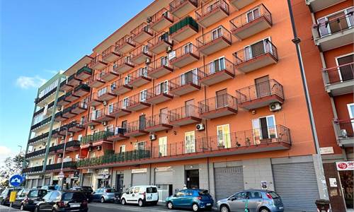 AMPIO BILOCALE CON TRIPLA ESPOSIZIONE
